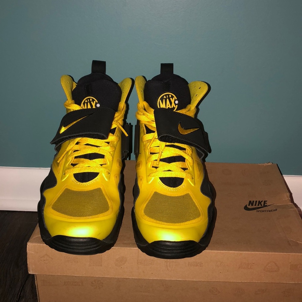 Men Nike Air Max 2s